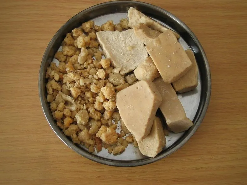 Aaruul, 2. Khorkhog, 3. Tsuivan, 4. Khuushuur, 5. Bantan, 6. Boodog, 7. Aaruul, 8. Bansh, 9. Chanasan Makh, 10. Guriltai Shul