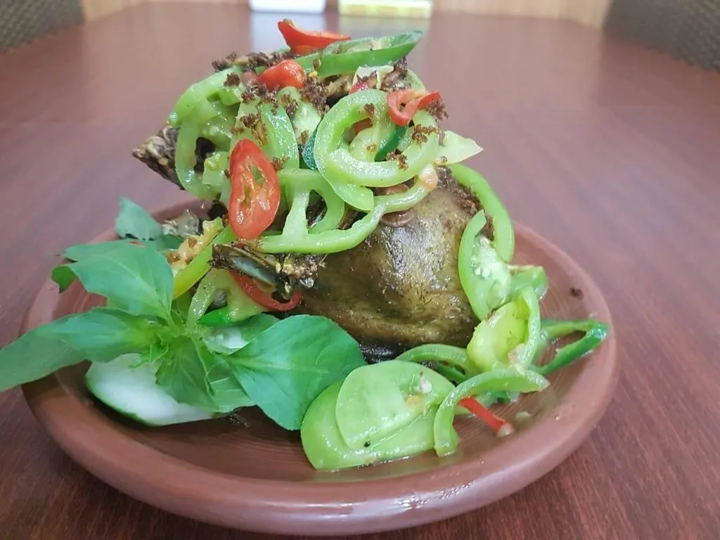 Bebek Putri Madura, 1. Bebek Goreng Kremes Sambal Pencit, 2. Sate Madura, 3. Ayam Lombok Ijo, 4. Bebek Putri Madura, 5. Ayam Jotos, 6. Nasi Goreng Bebek, 7. Bebek Goreng Sambal Thailand, 8. Bebek Muda Sambal Korek, 9. Nasi Bebek Putri Madura Pura-Pura, 10. Bebek Bakar Kremes