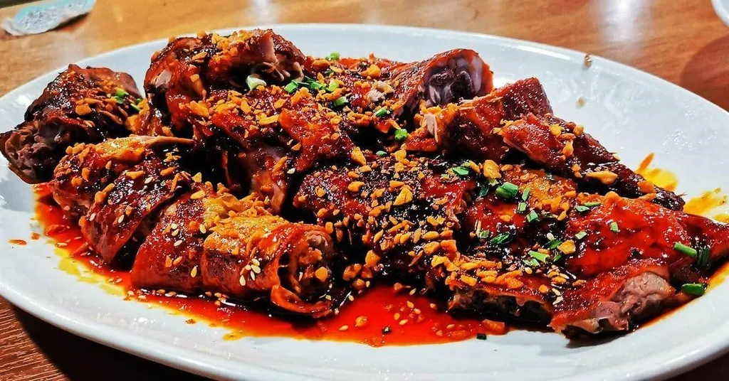 Bebek Panggang, 1. Nasi Hainan Bebek, 2. Lontong Opor, 3. Nasi Langgi, 4. Nasi Beringin , 5. Soto Mie, 6. Nasi Bakmoy Ayam, 7. Asem-Asem Daun Kedongdong, 8. Mie Goreng Oriental, 9. Selat Solo, 10. Bebek Panggang