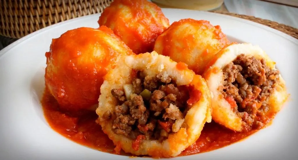 Bollo Pelón, 1. Pabellón Criollo, 2. Hallaca, 3. Arepa, 4. Cachapa, 5. Dulce de Leche, 6. Sopa de Mondongo, 7. Bollo Pelón, 8. Empanada, 9. Pan de Jamon, 10. Fosforera