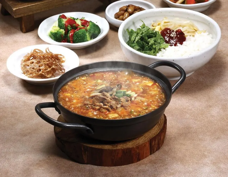 Chadol Doenjang Jjigae, 1. Kimchi Jjigae , 2. Kimchi, 3. Yangnyeom Galbi, 4. Sundubu Jjigae, 5. Bibim Naengmyeon, 6. Haemul Pajeon, 7. Chadol Doenjang Jjigae, 8. Woo Samgyeop, 9. Chicken Ganjang Barbecue , 10. Yesan Tteokgalbi