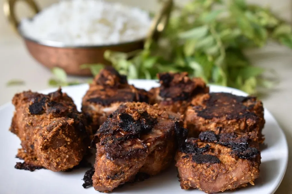 Fihunu Mas, 1. Garudhiya, 2. Bajiya, 3. Mas Huni, 4. Gulha, 5. Mas Riha, 6. Fihunu Mas, 7. Huni Roshi, 8. Bis Keemiya, 9. Rihaakuru, 10. Chicken Biryani