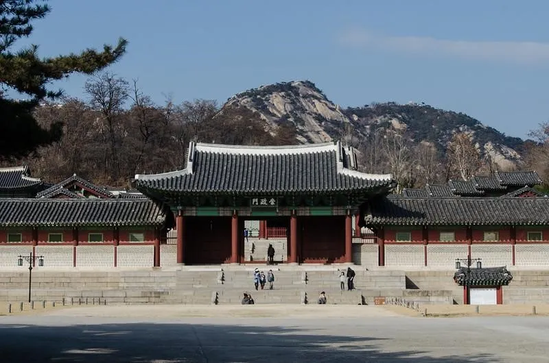 Gyeonghuigung, 1. Gyeongbokgung, 2. Changdeokgung, 3. Deoksugung, 4. Changgyeonggung, 5. Gyeonghuigung, 6. Gyeongju Donggung dan Wolji Pond, 7. Unhyeongung