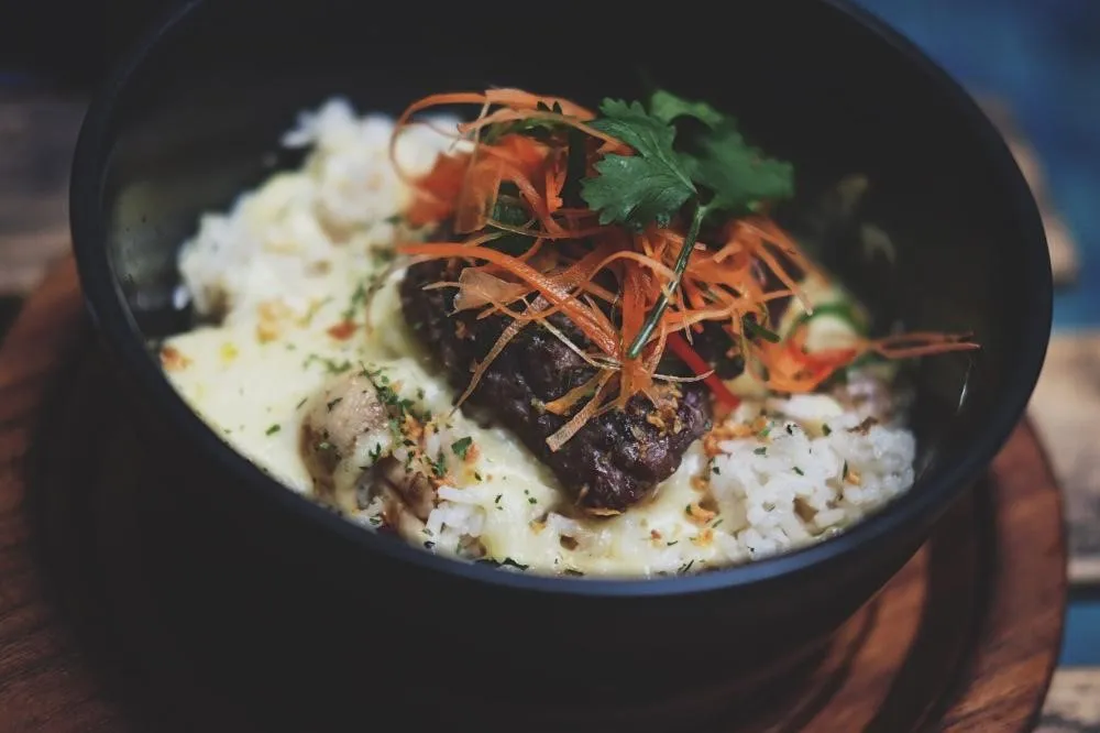 Garlic Beef Baked Rice, 1. Egg Florentine, 2. Egg Bonavista, 3. Lemon Cheesecake, 4. Thai Beef Salad , 5. Beef Lucucus, 6. Ayam Rica-Rica, 7. Garlic Beef Baked Rice, 8. English Breakfast, 9. Steak Sandwich, 10. Beef Platter