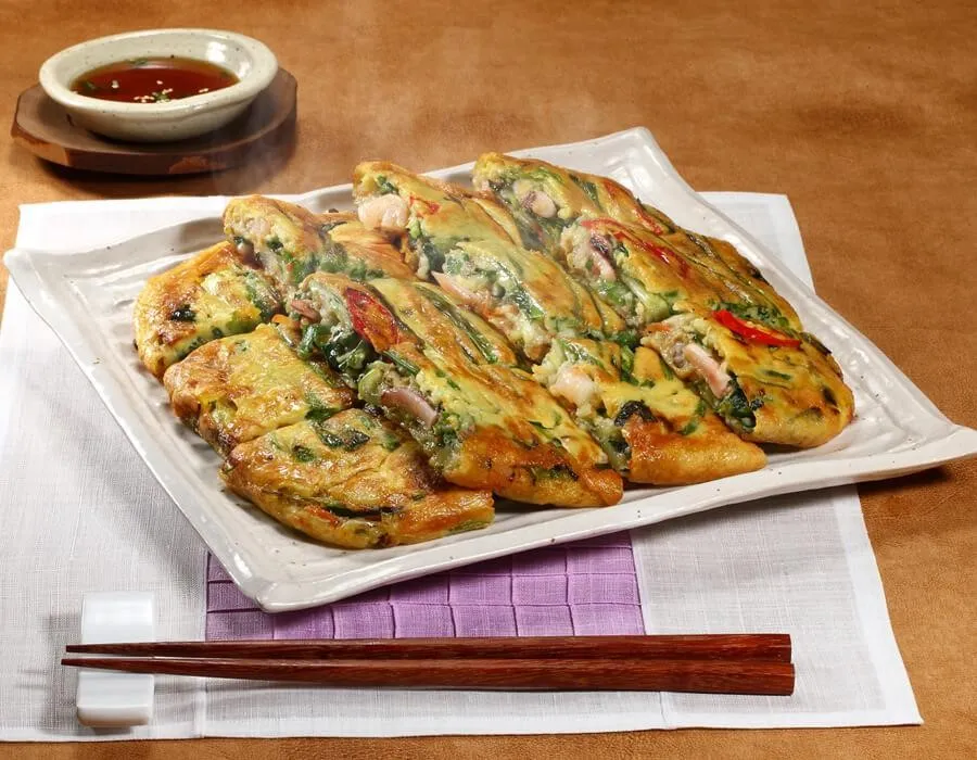 Haemul Pajeon, 1. Kimchi Jjigae , 2. Kimchi, 3. Yangnyeom Galbi, 4. Sundubu Jjigae, 5. Bibim Naengmyeon, 6. Haemul Pajeon, 7. Chadol Doenjang Jjigae, 8. Woo Samgyeop, 9. Chicken Ganjang Barbecue , 10. Yesan Tteokgalbi