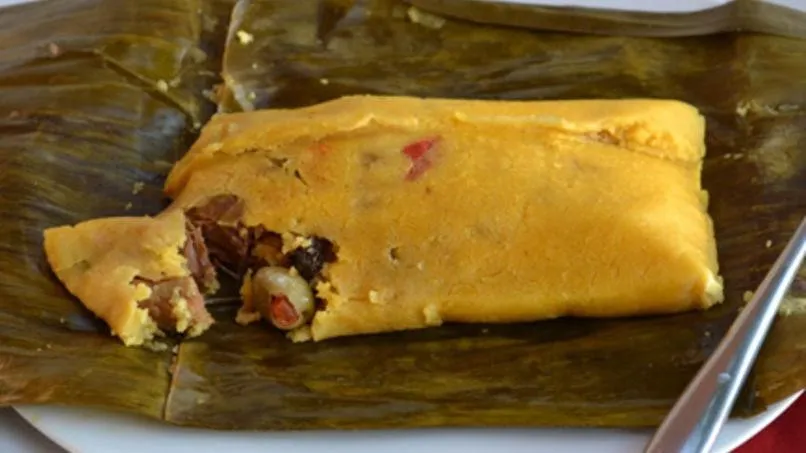 Hallaca, 1. Pabellón Criollo, 2. Hallaca, 3. Arepa, 4. Cachapa, 5. Dulce de Leche, 6. Sopa de Mondongo, 7. Bollo Pelón, 8. Empanada, 9. Pan de Jamon, 10. Fosforera