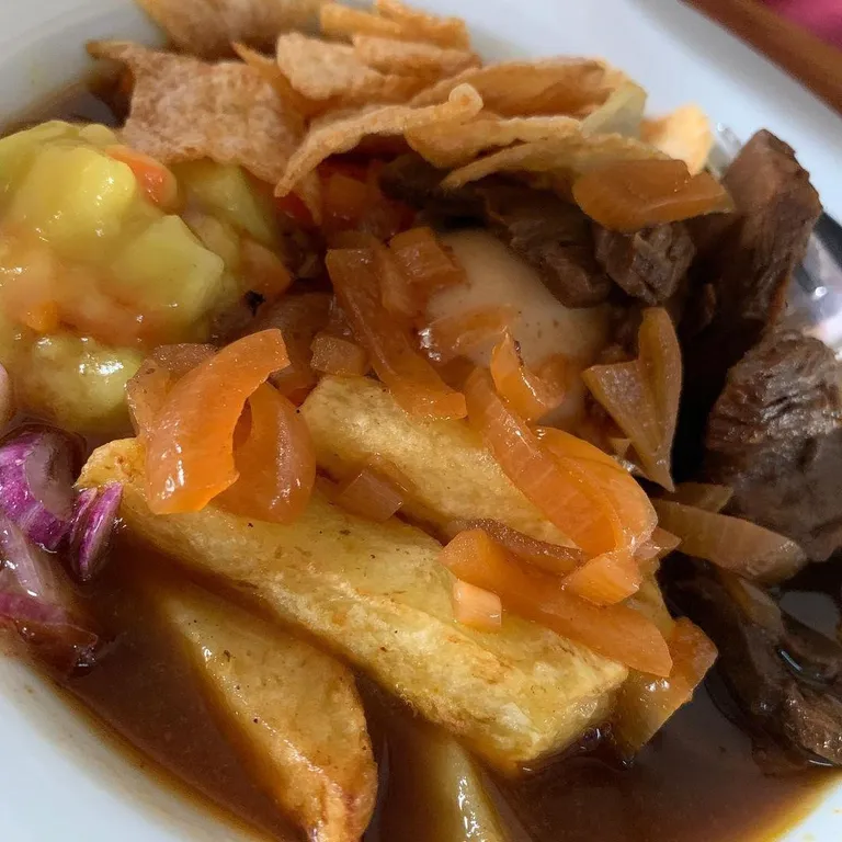 Selat Solo, 1. Nasi Hainan Bebek, 2. Lontong Opor, 3. Nasi Langgi, 4. Nasi Beringin , 5. Soto Mie, 6. Nasi Bakmoy Ayam, 7. Asem-Asem Daun Kedongdong, 8. Mie Goreng Oriental, 9. Selat Solo, 10. Bebek Panggang