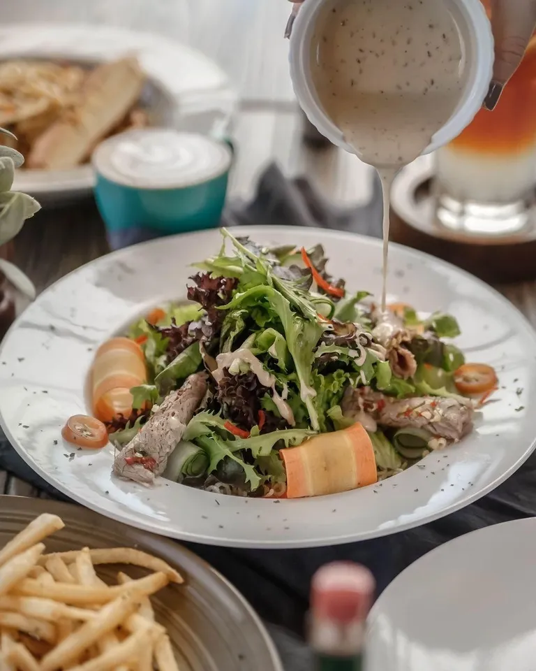 Thai Beef Salad , 1. Egg Florentine, 2. Egg Bonavista, 3. Lemon Cheesecake, 4. Thai Beef Salad , 5. Beef Lucucus, 6. Ayam Rica-Rica, 7. Garlic Beef Baked Rice, 8. English Breakfast, 9. Steak Sandwich, 10. Beef Platter