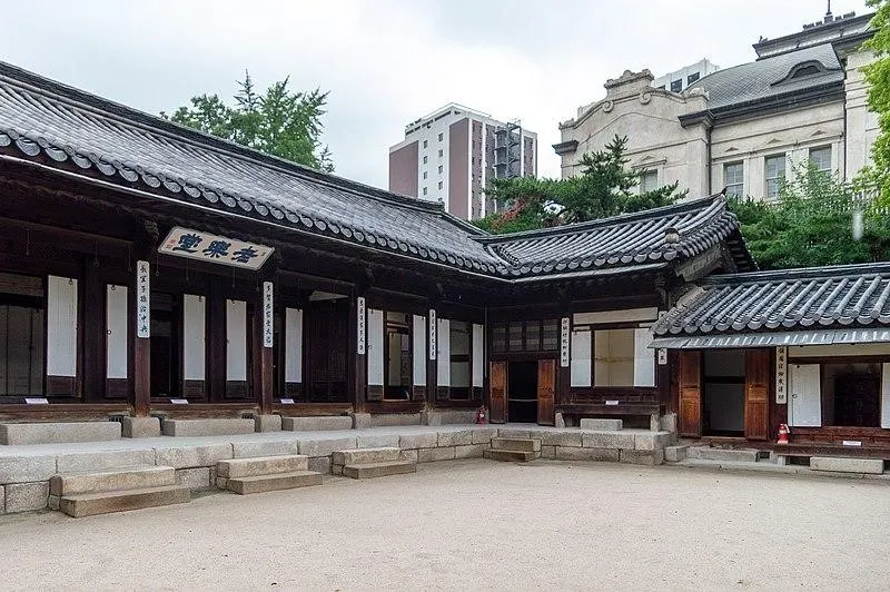 Unhyeongung, 1. Gyeongbokgung, 2. Changdeokgung, 3. Deoksugung, 4. Changgyeonggung, 5. Gyeonghuigung, 6. Gyeongju Donggung dan Wolji Pond, 7. Unhyeongung
