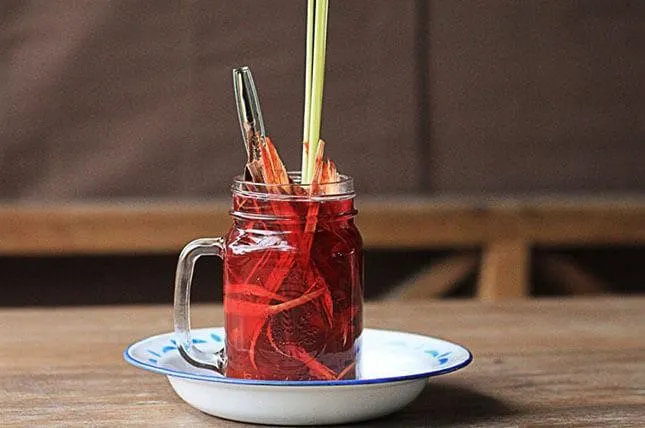 Wedang Jaselang, 1. Wedang Ronde, 2. Wedang Uwuh, 3. Sekoteng , 4. Jamu Jun , 5. Wedang Jaselang, 6. Wedang Pokak , 7. Adon-Adon Coro, 8. Kopi Joss , 9. Beras Kencur, 10. Wedang Jahe