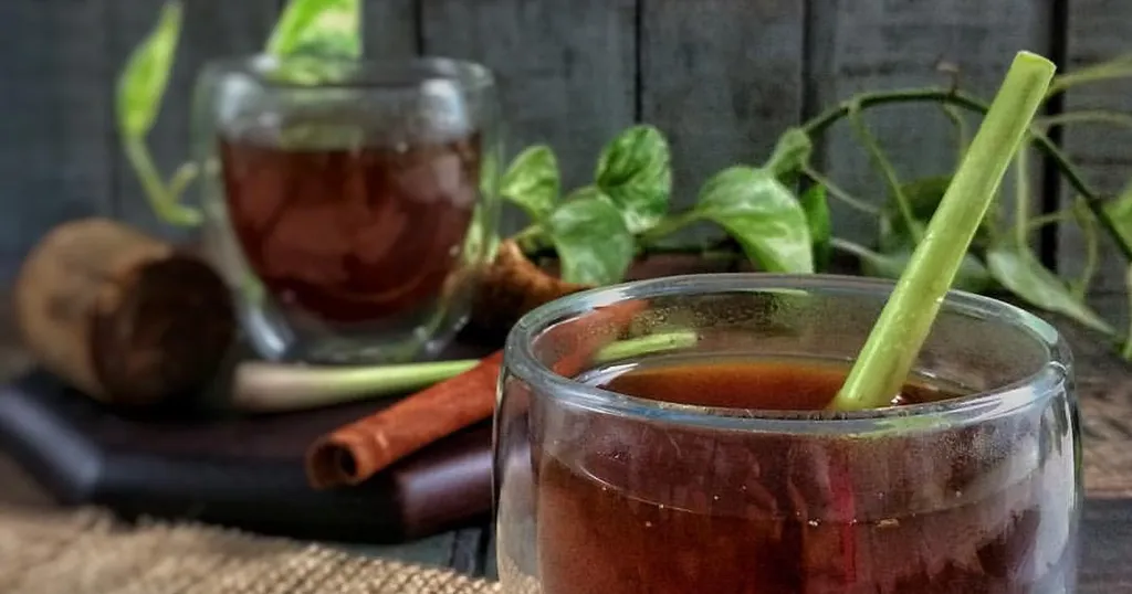 Wedang Pokak, 1. Wedang Ronde, 2. Wedang Uwuh, 3. Sekoteng , 4. Jamu Jun , 5. Wedang Jaselang, 6. Wedang Pokak , 7. Adon-Adon Coro, 8. Kopi Joss , 9. Beras Kencur, 10. Wedang Jahe