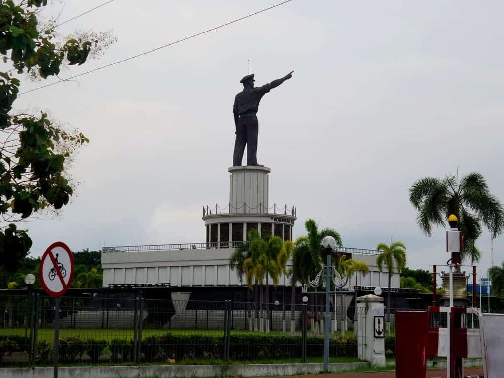 Museum Yos Sudarso, 1. Museum Mandala Wangsit, 2. Museum Brawijaya, 3. Museum Pusat TNI Angakatan Udara Dirgantara Mandala, 4. Museum Yos Sudarso, 5. Museum Satriamandala, 6. Museum Bahari, 7. Museum Dharma Wiratama Yogyakarta, 8. Museum Keprajuritan Indonesia, 9. Museum TNI AL Loka Jala Crana , 10. Museum Perjuangan 10 November