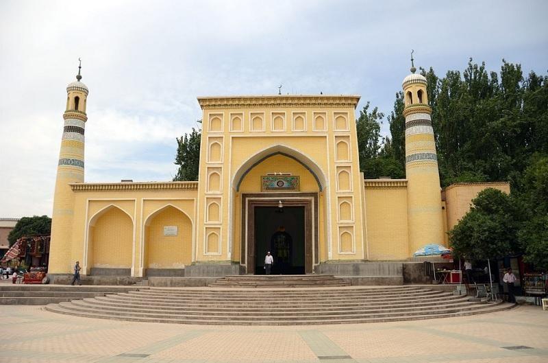 Masjid Idgar / Masjid Id Kah, 1. Masjid Agung Xi'an, 2. Masjid Niujie, 3. Masjid Agung Tianjin, 4. Masjid Qingjing, 5. Masjid Xiaotaoyuan, 6. Masjid Idgar / Masjid Id Kah, 7. Masjid Kunming Nancheng, 8. Masjid Kuqa, 9. Masjid Dongguan, 10. Masjid Huaisheng