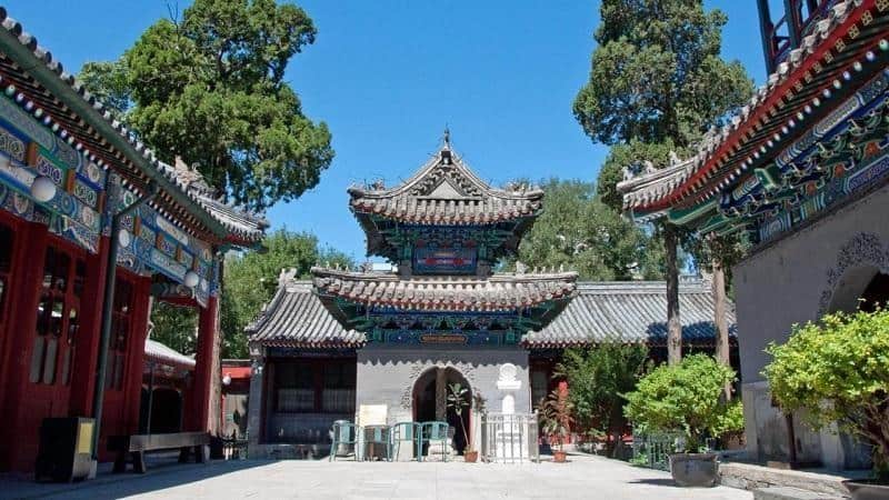 Masjid Niujie, 1. Masjid Agung Xi'an, 2. Masjid Niujie, 3. Masjid Agung Tianjin, 4. Masjid Qingjing, 5. Masjid Xiaotaoyuan, 6. Masjid Idgar / Masjid Id Kah, 7. Masjid Kunming Nancheng, 8. Masjid Kuqa, 9. Masjid Dongguan, 10. Masjid Huaisheng