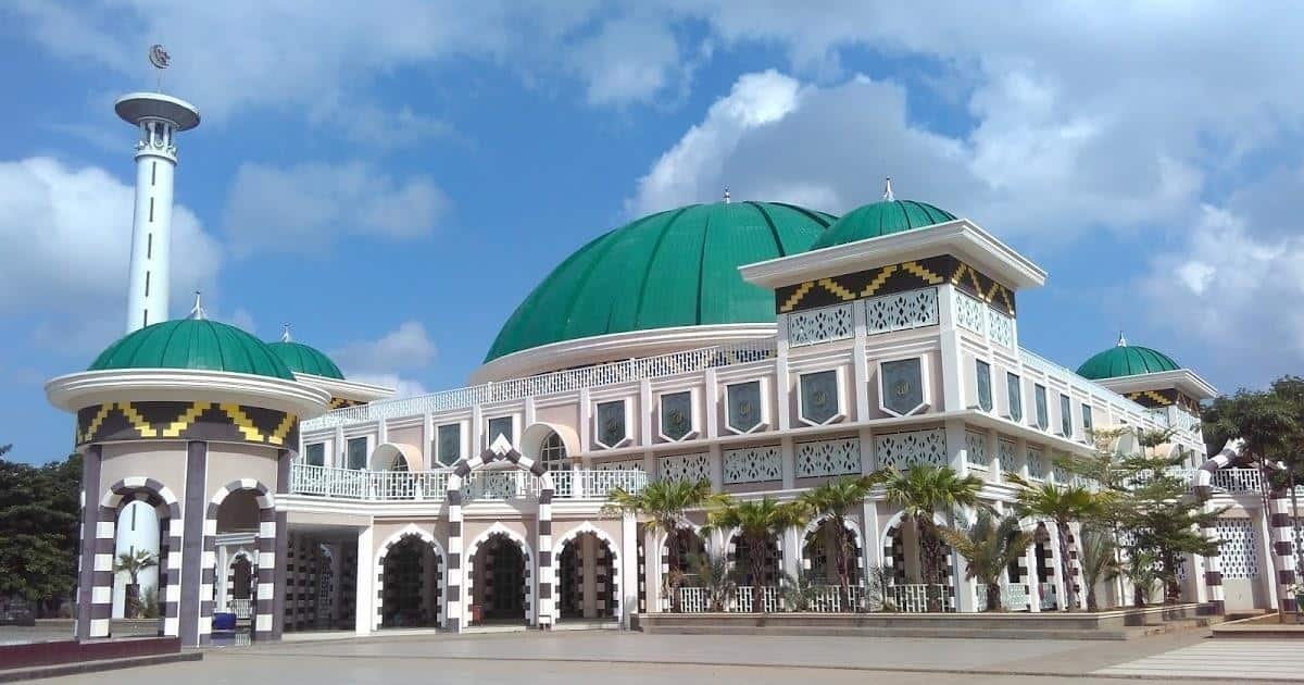 Masjid Taqwa, 1. Gua Warak, 2. Sawah Bertingkat, 3. Taman Merdeka, 4. Dam Raman, 5. Taman Bunga Asri, 6. Taman Palem Indah, 7. Jembatan Gantung Pelita, 8. Masjid Taqwa, 9. Taman Metro Indonesia Indah, 10. Taman Sakura Garden