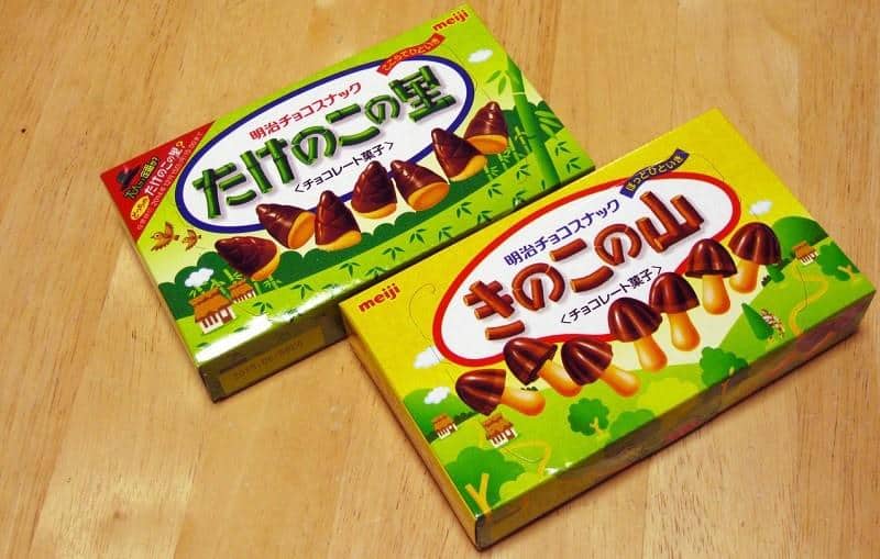 Meiji Takenoko no Sato dan Kinoko no Yama, 1. Pocky, 2. Royce Nama Chocolate, 3. Sanko Seika Cheese Almond , 4. Meiji Takenoko no Sato dan Kinoko no Yama, 5. Kameda Seika Soft Salad, 6. Matcha KitKat, 7. Alfort Mini Chocolate, 8. Kabukiage Rice Crackers , 9. Calbee Potato Chips, 10. Tokyo Banana Roar