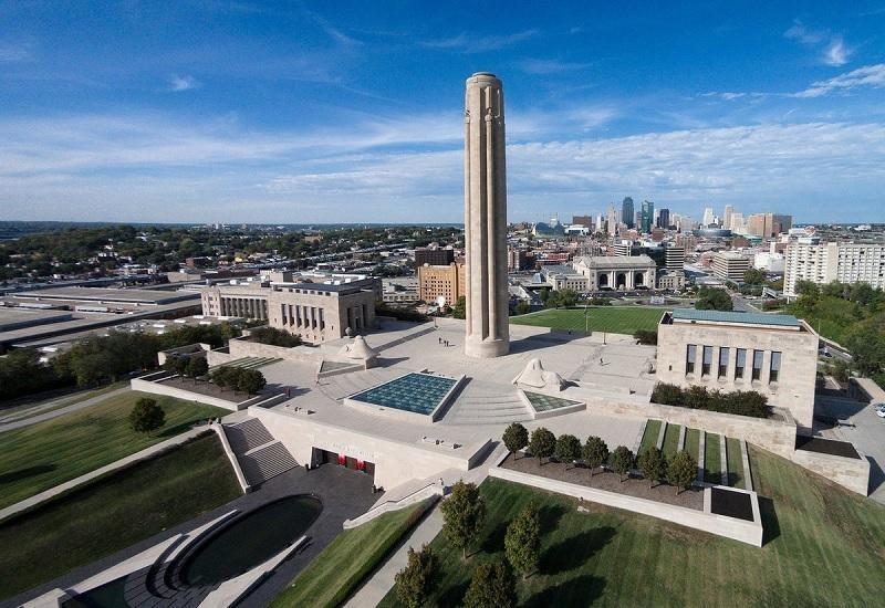 National WWI Museum and Memorial, Kansas City, Missouri, 1. Imperial War Museum, London, 2. Museum of Military History, Dresden, 3. National WWI Museum and Memorial, Kansas City, Missouri, 4. The National Museum of the Air Force - Dekat Dayton, Ohio, 5. Les Invalides - Paris, Prancis, 6. General George Patton Museum - Fort Knox, Kentucky, 7. Museum of Military History, Wina, Austria, 8. Royal Museum of the Armed Forces and Military History, Brussels, Belgia, 9. Dutch Resistance Museum, Amsterdam, Belanda, 10. Museum of the Great Patriotic War, Moskow