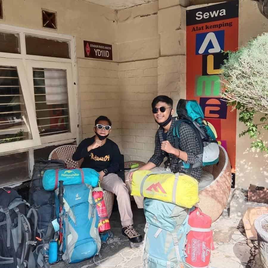 Alment Rentalkemp, 1. Bougenville Outdoor, 2. Green Camp Gagak, 3. Fifa Outdoor Gear, 4. Alment Rentalkemp, 5. Southwind Outdoor Store, 6. Potong Kompas, 7. Compas Bidik Rental Alat Camping, 8. Erabarala Outdoor, 9. Cibiru Outdoor Rental Alat Camping, 10. Tara Adventure