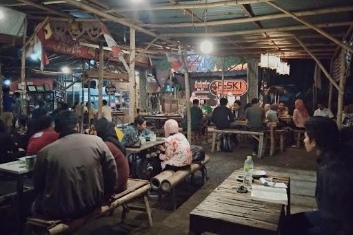 Angkringan Mbah Cokro, 1. Angkringan Mak Joss, 2. Angkringan Mbah Cokro, 3. Angkringan Baladewa Jembatan Merah, 4. Angkringan Wong Ayu, 5. Angkringan Jegeg Van Java, 6. Angkringan &amp; Shisha Jacira, 7. Angkringan Merah Putih, 8. Angkringan Kapok Lombok, 9. Angkringan 27, 10. Angkringan Pak Dokter