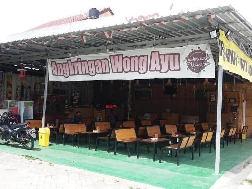 Angkringan Wong Ayu, 1. Angkringan Mak Joss, 2. Angkringan Mbah Cokro, 3. Angkringan Baladewa Jembatan Merah, 4. Angkringan Wong Ayu, 5. Angkringan Jegeg Van Java, 6. Angkringan &amp; Shisha Jacira, 7. Angkringan Merah Putih, 8. Angkringan Kapok Lombok, 9. Angkringan 27, 10. Angkringan Pak Dokter