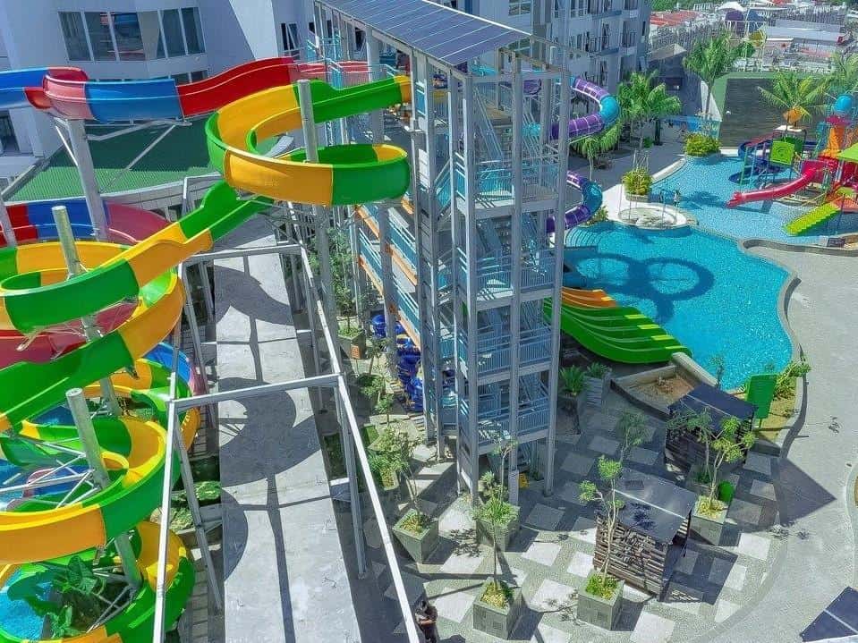 Aquaboom Waterpark, 1. Kolam Renang Sepinggan Pratama, 2. Caribbean Island Water Park , 3. Mulawarman Swimming Pool, 4. Aquaboom Waterpark, 5. Balikpapan Sport Center, 6. Kolam Renang Wika, 7. Griya Waterpark, 8. Kolam Renang Borneo Bay City, 9. Swimming Pool Le Grandeur , 10. Swimming Pool Grand Tjokro Balikpapan 