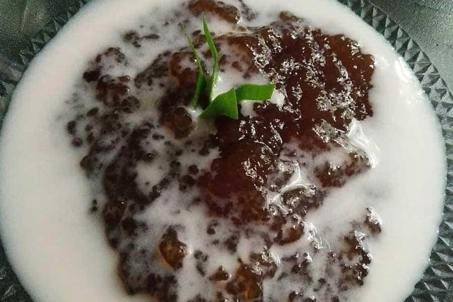 Bubur Sagu, 1. Cacing Tambelo, 2. Sagu Sep, 3. Kue Bagea, 4. Sarang Semut, 5. Sambal Colo-Colo, 6. Kue Lontar, 7. Cacing Laut, 8. Bubur Sagu, 9. Keripik Keladi, 10. Abon Gulung