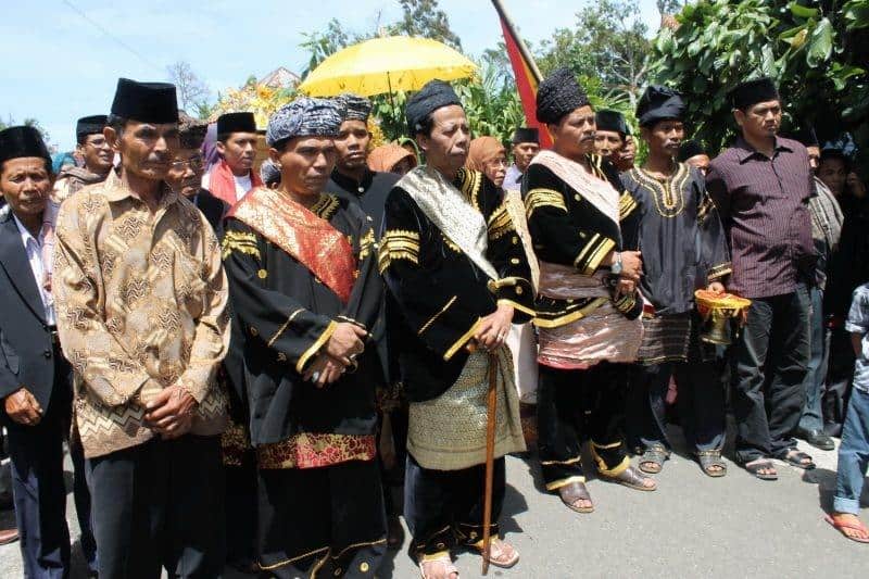 Baju, Makna Dibalik Kata Limpapeh, Bagian-Bagian Pakaian Adat Padang, Bagian Pakaian Adat Wanita Padang, Bagian Pakaian Adat Laki-Laki Padang