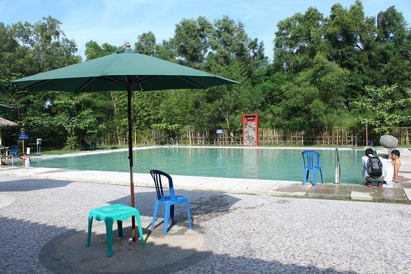 Banyu Panas Palimanan, 1. Banyu Panas Palimanan, 2. Waterpark Ciperna, 3. Cirebon Waterland Ade Irma Suryani, 4. Waterboom Siwalk, 5. Tirtamas Gemilang Waterpark, 6. Waterboom Grage City Mall, 7. Apita Waterboom, 8. Jempol Waterpark , 9. Kolam Renang The Garden, 10. Kolam Renang Umum Taman Cipto