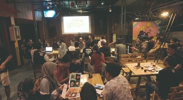 Bejo’s Milk, 1. Bejo’s Milk, 2. El’s Coffee, 3. Betrix Café, 4. Lembah Dempo Café &amp; Resto, 5. Sabin Coffee &amp; Resto, 6. Dapur Putih, 7. Kayu Watu Foodcourt N Café, 8. The Vintage Café, 9. Studio Djajan Metro, 10. Keiko Bahabia