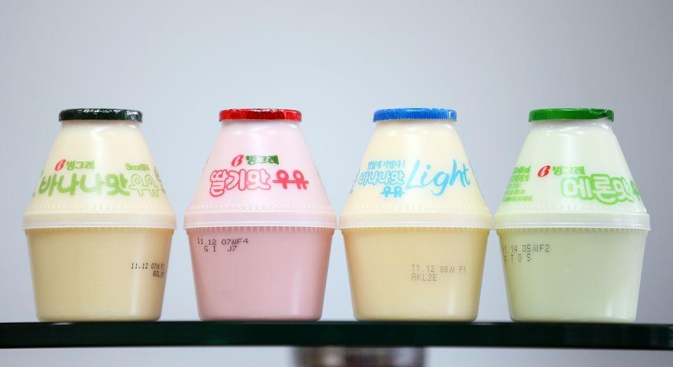 Binggrae Banana Milk , 1. Doldori Seaweed Snack, 2. Samgak Kimbap, 3. Binggrae Banana Milk , 4. CJW Olive Oil Laver, 5. Milkis, 6. 아! 그칩 (Ah! Geu Chip), 7. Pepero, 8. Buah dan Sayuran Kering, 9. Dr. You Cereal Bar, 10. Crown Corn Chips, 11. Jolly Pong, 12. Chilsung Cider