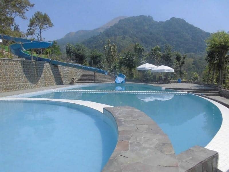 Duyung Trawas Hill, 1. Kolam Renang Warung Desa Trawas, 2. Kolam Renang Blessing Hill Resort Trawas, 3. Kolam Renang UTC Trawas , 4. Duyung Trawas Hill, 5. Kolam Renang Villa Puncak Trawas