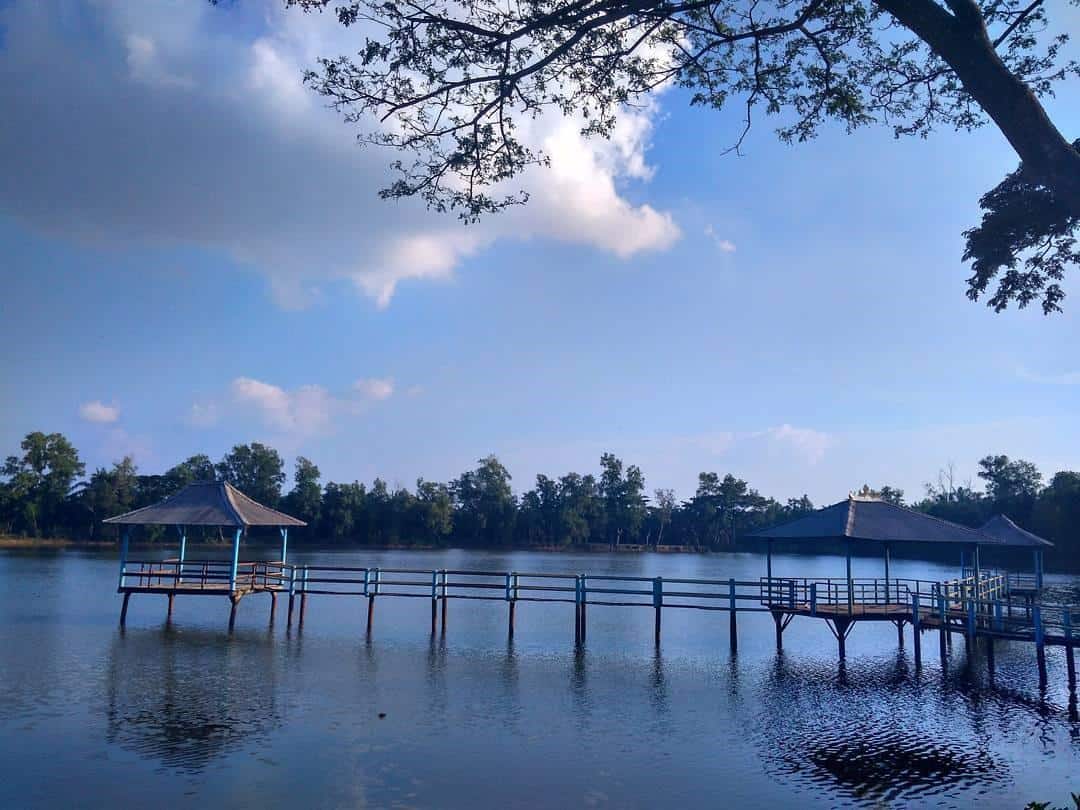 Danau Bekri, 1. Danau Tirta Gangga, 2. Bukit Batubara, 3. Air Terjun Curug Tujuh, 4. Bukit Batu Tumpang, 5. Tugu Kopiah Emas, 6. Kolam Renang Telaga Putri, 7. Danau Bekri, 8. Masjid Istiqlal Bandarjaya, 9. Wisata Alam Karya Tama Terpadu, 10. Telogo Rejo Sendang Baru
