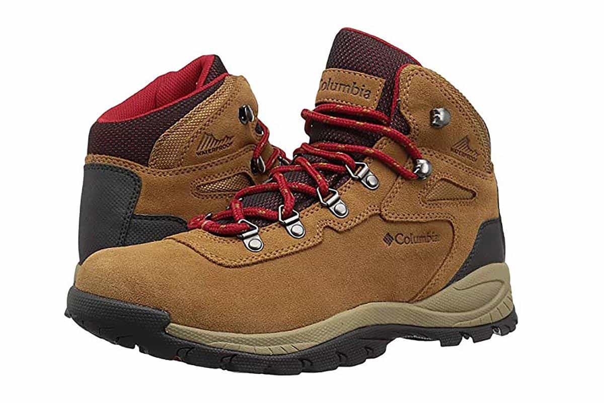 Hiking Shoes, 2. Sweater, 3. Celana Panjang, 4. Rok Panjang, 5. One-piece, 1. Cardigan, 2. Jaket Bomber, 3. Jaket Parka, 1. Sneaker, 2. Hiking Shoes, 3. Boots, 4. Kaos Kaki, 1. Topi Newsboy, 3. Sarung Tangan