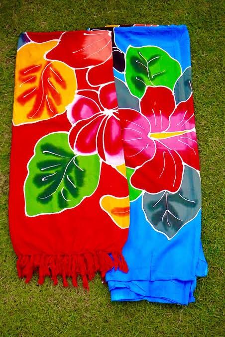 Kain Bali, 1. Baju Barong, 2. Kain Bali, 3. Pie Susu, 4. Produk Spa, 5. Kopi Kintamani, 6. Salak Bali, 8. Kerajinan Perak Celuk, 9. Kacang Bali
