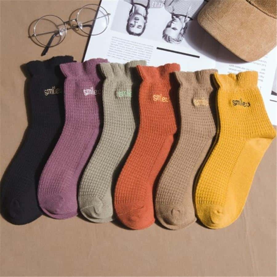 Kaos Kaki, 2. Sweater, 3. Celana Panjang, 4. Rok Panjang, 5. One-piece, 1. Cardigan, 2. Jaket Bomber, 3. Jaket Parka, 1. Sneaker, 2. Hiking Shoes, 3. Boots, 4. Kaos Kaki, 1. Topi Newsboy, 3. Sarung Tangan