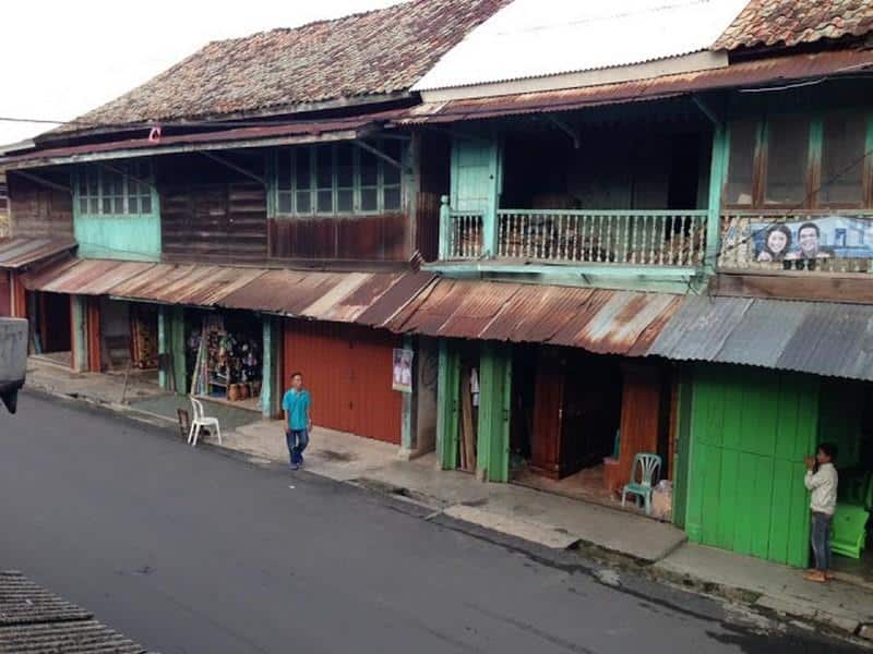 Kampung Bugis, 1. Legenda Kota, 2. Masjid Kibang, 3. Bekas Rumah Tinggal Pangeran Pangsa Wangsakerta, 4. Kampung Bugis, 5. Makam dan Petilasan Menak Sengaji dan Menak Ngegulung Sakit