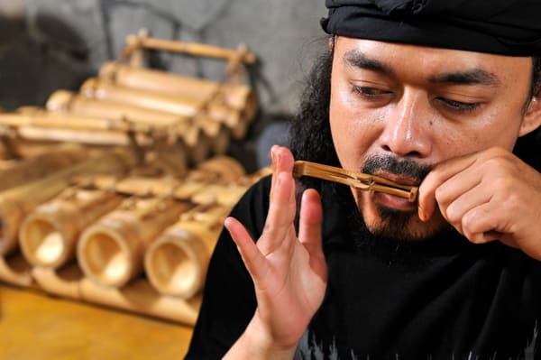 1. Angklung, 2. Suling, 3. Gendang, 4. Kacapi, 5. Calung, 6. Karinding, 7. Jentreng, 8. Siter & Celempung, 9. Jenglong, 10. Rebab