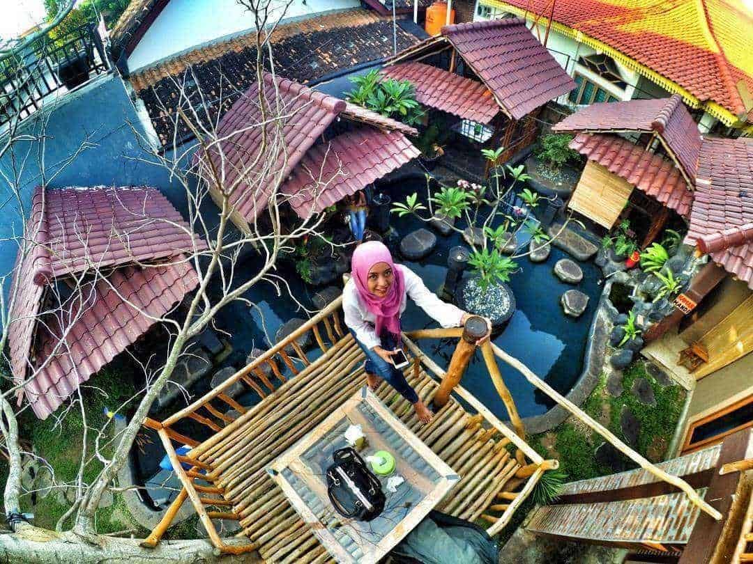 Kayu Watu Foodcourt N Café, 1. Bejo’s Milk, 2. El’s Coffee, 3. Betrix Café, 4. Lembah Dempo Café &amp; Resto, 5. Sabin Coffee &amp; Resto, 6. Dapur Putih, 7. Kayu Watu Foodcourt N Café, 8. The Vintage Café, 9. Studio Djajan Metro, 10. Keiko Bahabia