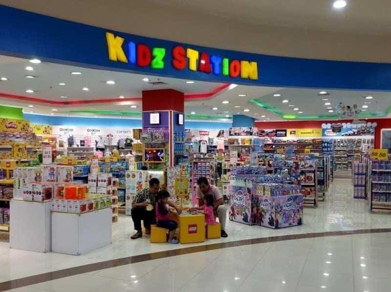 Kidz Station, 1. Toko Mainan Sion Toys, 2. Toko Mainan Hen Hen, 3. Mainan Kids Toys Boneka, 4. Toko Mainan Tiga Sekawan, 5. Kidz Station, 6. Hobbymart Toys Action Figure, 7. Toko Mainan Ardi, 8. Toko Mainan Bintang Kecil – Alat Peraga Edukatif, 9. Toko Safa Toys, 10. Toko Mainan Castle Toys