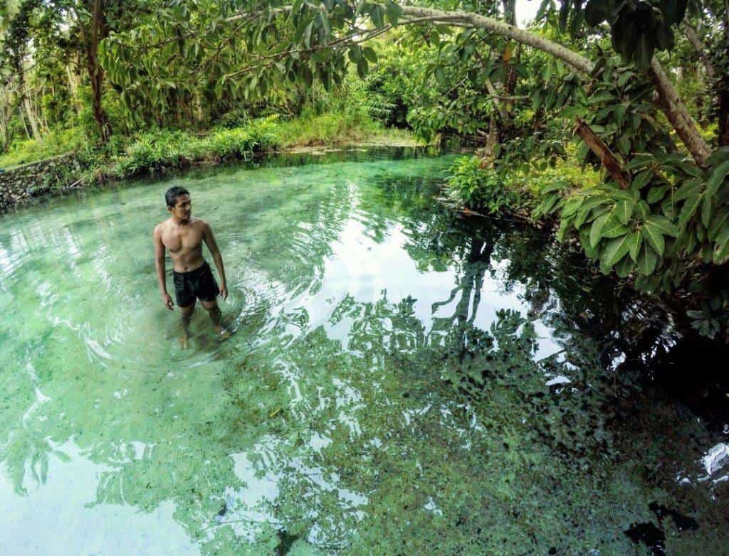 Kolam Bidadari, 1. Pantai Batu Putih, 2. Pantai Mali, 3. Bukit Hulnani, 4. Pulau Kepa, 5. Kolam Bidadari, 6. Pantai Pigewa, 7. Pantai Lingal, 8. Kampung Adat Takpala, 9. Taman Laut Selat Pantar, 10. Gunung Sirung