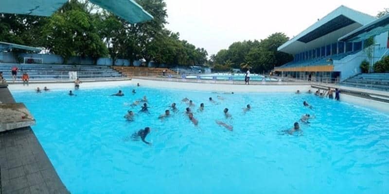 Kolam Renang Teratai, 1. Kolam Renang Teratai, 2. Kolam Renang FIK UNP, 3. Kolam Renang ABG (Air Dingin Batu Gadang), 4. Kolam Renang Adzkia, 5. Water Park Christine Hakim Idea Park (CHIP Water Park), 6. Mifan Padang Panjang