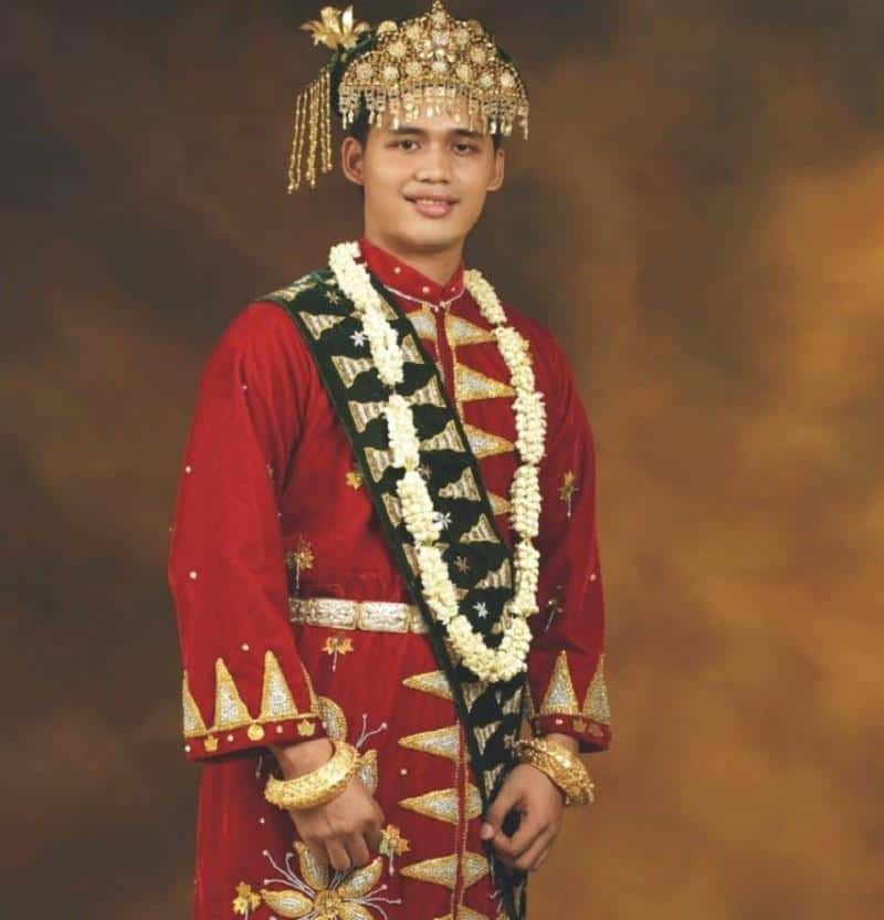 Pakaian Adat Bangka Belitung Laki-Laki, Asal Mula Baju Seting dan Kain Cual, Pakaian Adat Bangka Belitung Perempuan, Pakaian Adat Bangka Belitung Laki-Laki, Kegunaan Baju Seting dan Kain Cual, Aksesori Baju Seting dan Kain Cual