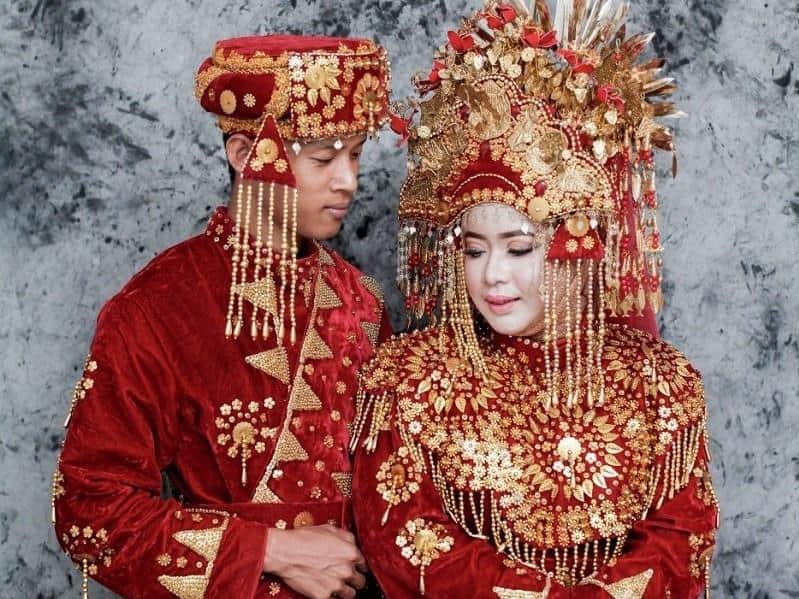 Pakaian Adat Bangka Belitung Perempuan, Asal Mula Baju Seting dan Kain Cual, Pakaian Adat Bangka Belitung Perempuan, Pakaian Adat Bangka Belitung Laki-Laki, Kegunaan Baju Seting dan Kain Cual, Aksesori Baju Seting dan Kain Cual