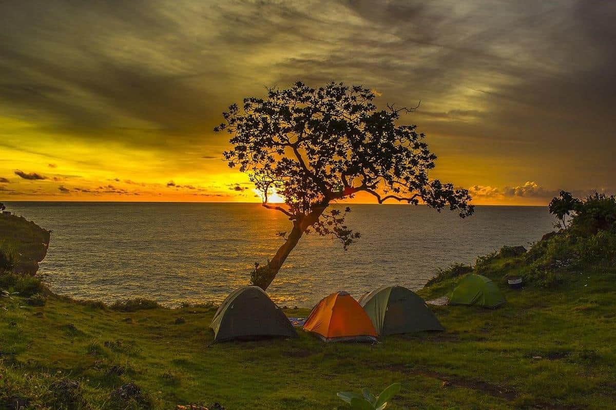Pantai Kesirat, 1. Pantai Pok Tunggal, 2. Pantai Indrayanti, 3. Pantai Siung, 4. Pantai Ngrenehean, 5. Pantai Sadranan, 6. Pantai Drini, 7. Pantai Ngobaran, 8. Pantai Ngrumput, 9. Pantai Ngandong, 10. Pantai Kesirat