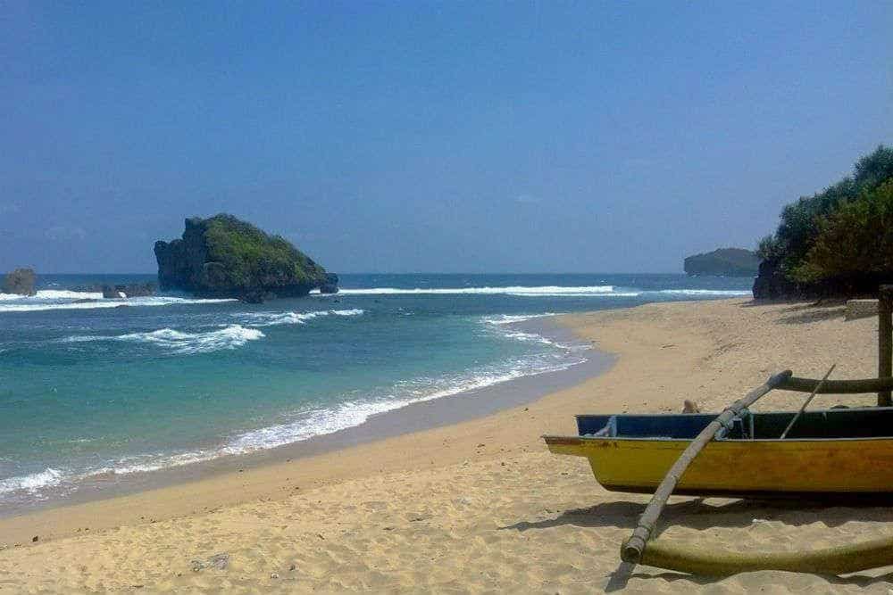 Pantai Ngandong, 1. Pantai Pok Tunggal, 2. Pantai Indrayanti, 3. Pantai Siung, 4. Pantai Ngrenehean, 5. Pantai Sadranan, 6. Pantai Drini, 7. Pantai Ngobaran, 8. Pantai Ngrumput, 9. Pantai Ngandong, 10. Pantai Kesirat