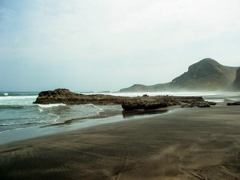 Pantai Pecaron, 1. Pantai Sadranan, 2. Pantai Sadeng, 3. Pantai Solong, 4. Pantai Bandengan, 5. Pantai Pecaron, 6. Pantai Banyutowo, 7. Pantai Bopong Puring, 8. Pantai Menganti, 9. Pantai Nampu, 10. Pantai Sembukan