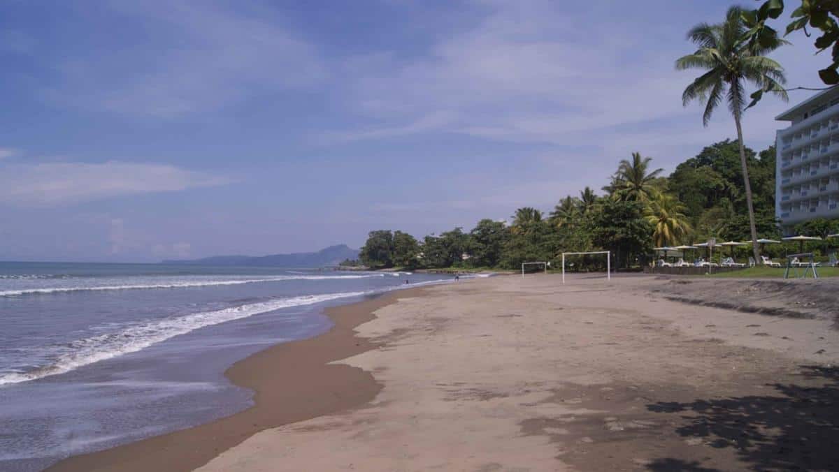Pantai Samudra Baru, 1. Pantai Tanjung Pakis, 2. Pantai Tanjung Baru, 3. Pantai Samudra Baru, 4. Pantai Sedari, 5. Pantai Wisata Mangrove, 6. Pantai Mutiara Karawang, 7. Pantai Sarakan, 8. Pantai Wisata Alam Baru, 9. Pantai Pelangi, 10. Pantai Pisangan