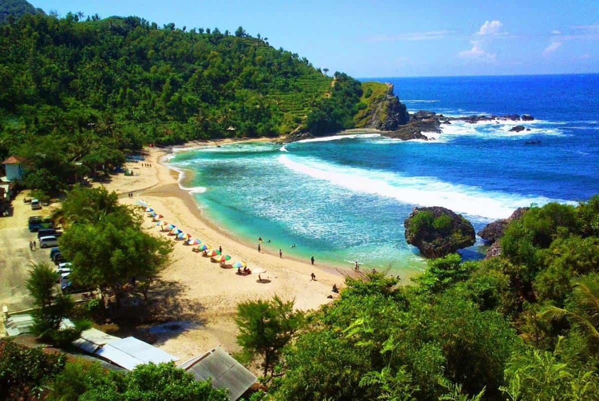 Pantai Siung, 1. Pantai Pok Tunggal, 2. Pantai Indrayanti, 3. Pantai Siung, 4. Pantai Ngrenehean, 5. Pantai Sadranan, 6. Pantai Drini, 7. Pantai Ngobaran, 8. Pantai Ngrumput, 9. Pantai Ngandong, 10. Pantai Kesirat