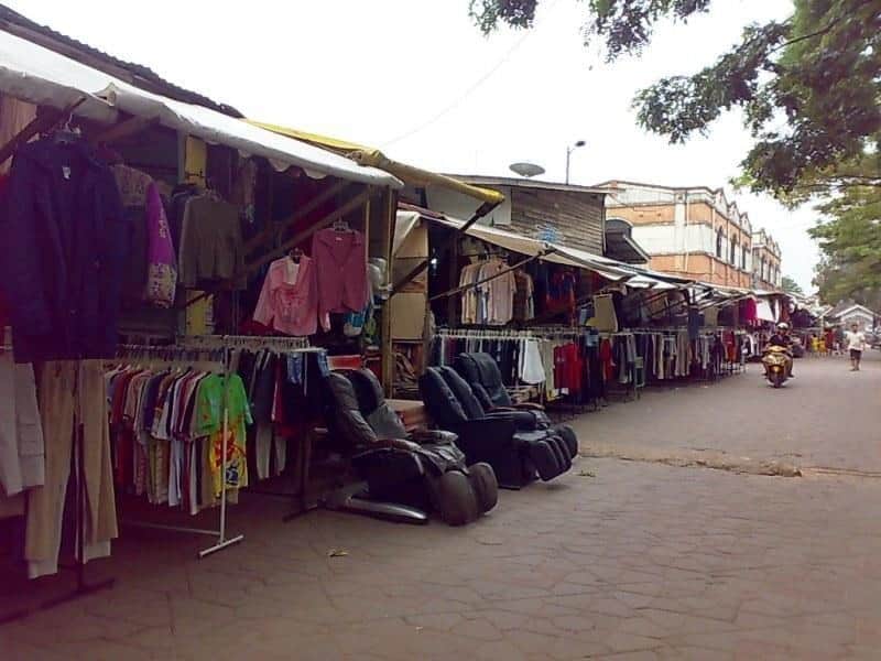 Pasar Aviari, 1. Kampung Oleh-Oleh, 2. Pasar Aviari, 3. Nayadam Batam, 4. Kaos T-Obenk, 5. Kedai Durian Tok Ngah, 6. Nagoya Hill Batam
