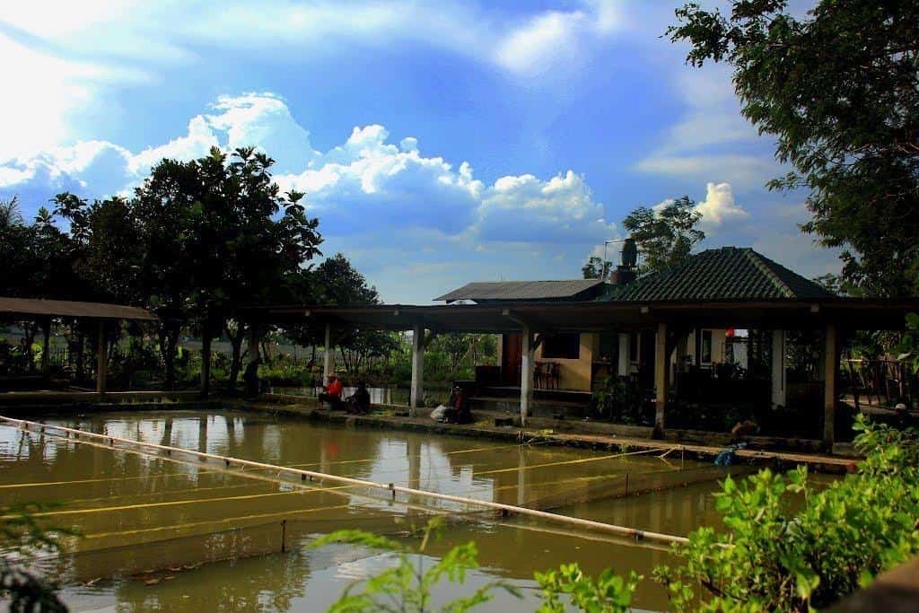 Pemancingan Mengger, 1. Pemancingan Saung Wargi, 2. Imah Seniman, 3. Pemancingan Situ Umar, 4. Kolam Pemancingan di Brigif 15 Kujang, 5. Pemancingan Cipaku, 6. Pemancingan Mengger, 7. Waduk Saguling